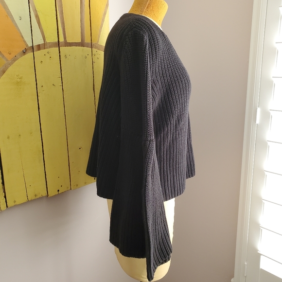 Free People Black Bell Sleeve Cropped Cotton Sweater Size Medium - Picture 3 of 8